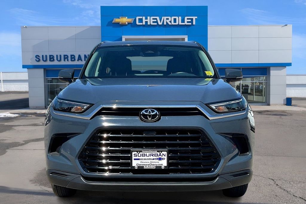 Used 2025 Toyota Grand Highlander AWD image 3