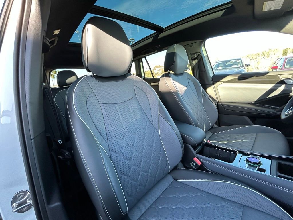 Used 2026 Volkswagen Tiguan SEL R-Line image 47