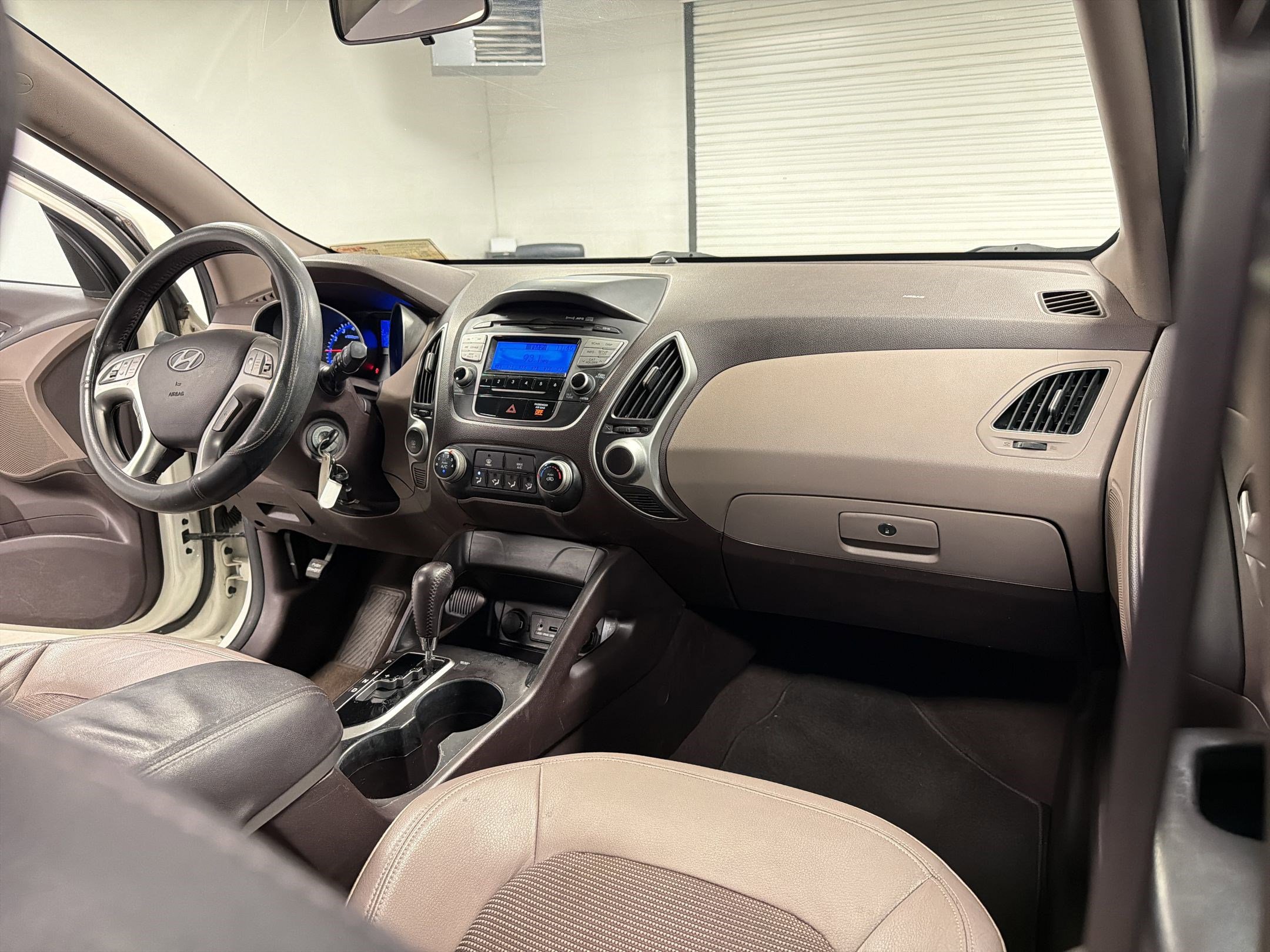 Used 2011 Hyundai Tucson GLS image 28