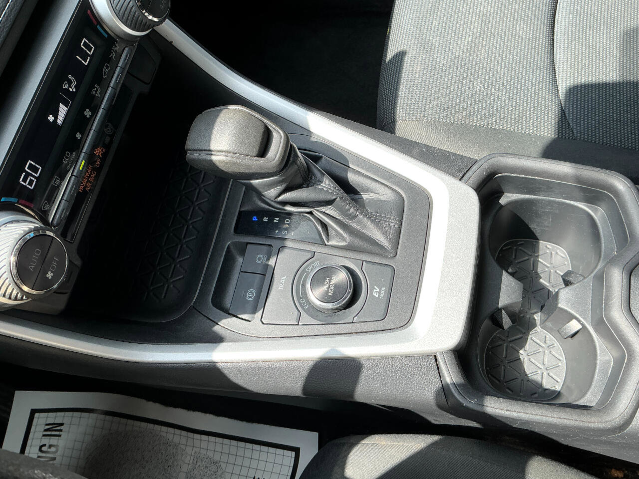 Used 2021 Toyota RAV4 LE image 15