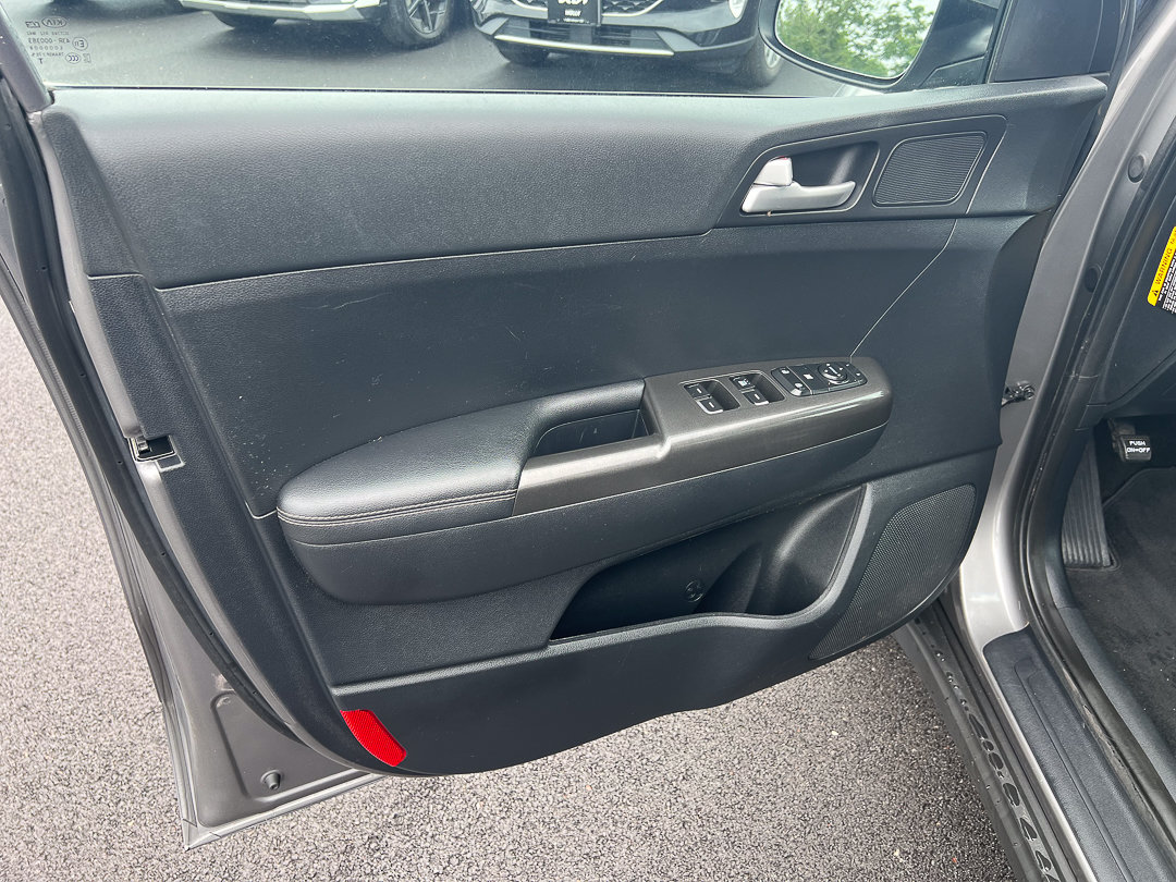 Used 2017 Kia Sportage LX FWD image 12