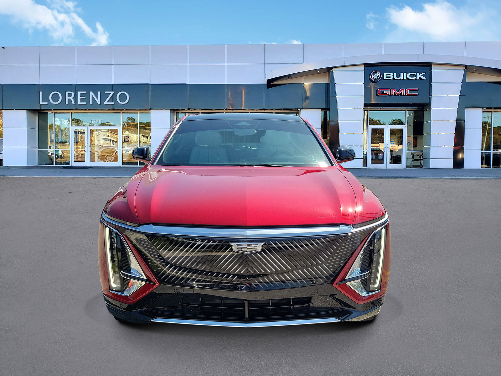Used 2024 Cadillac Lyriq Luxury RWD image 2