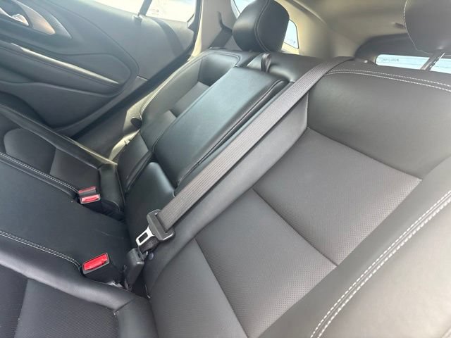 Used 2022 GMC Terrain SLT w/ Infotainment Package II FWD image 7
