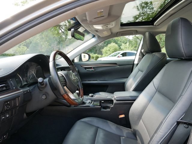 Used 2016 Lexus ES 350 w/ Premium Package w/Wood Trim FWD image 8
