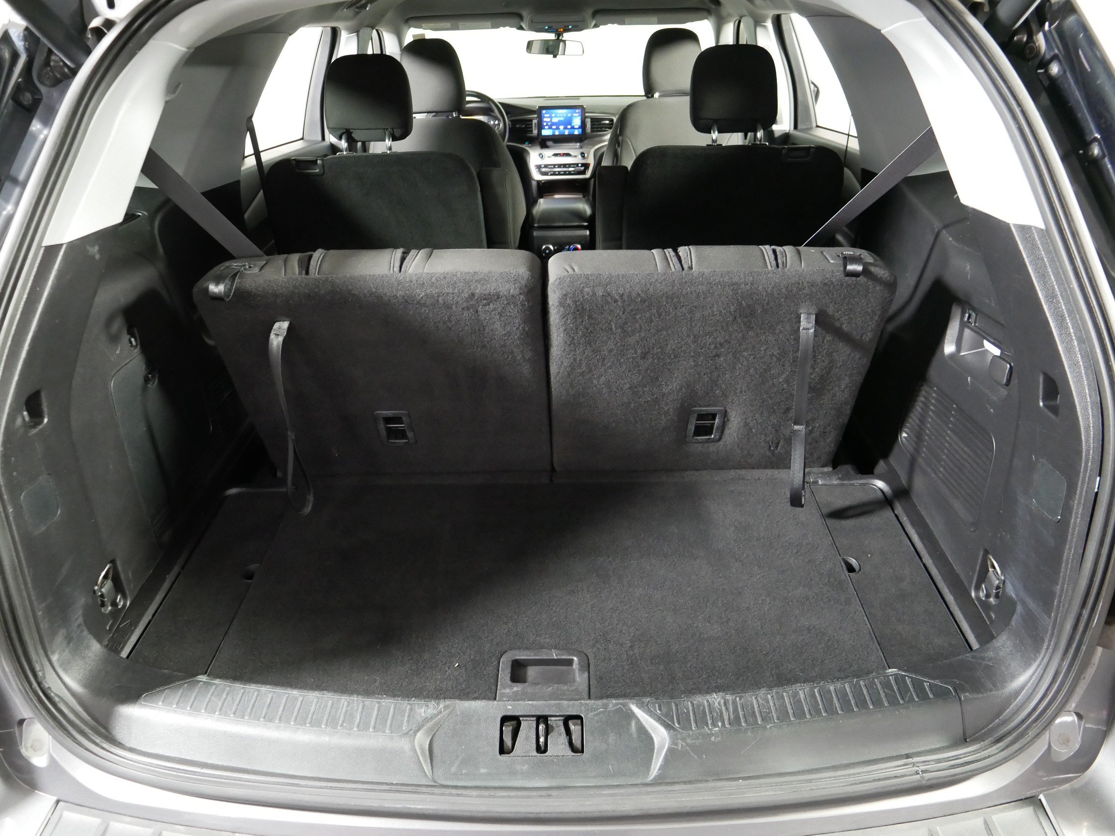Used 2021 Ford Explorer XLT AWD/4WD image 18