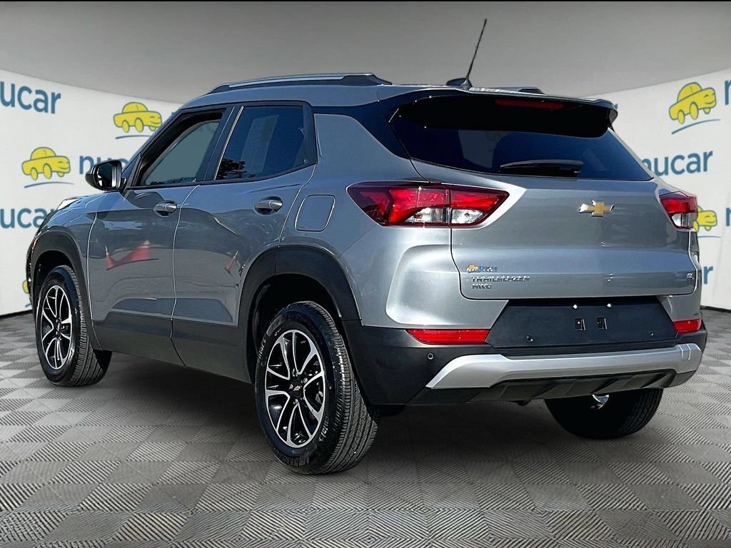 Used 2024 Chevrolet TrailBlazer LT w/ Driver Confidence Package AWD/4WD image 4