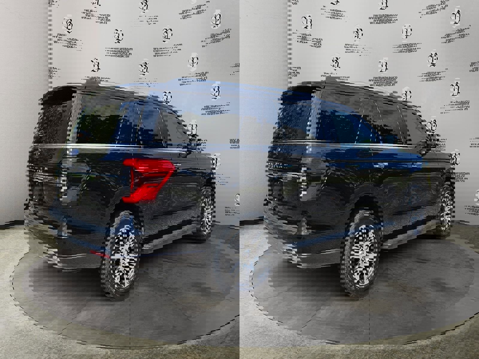 Used 2024 Ford Expedition Limited image 5