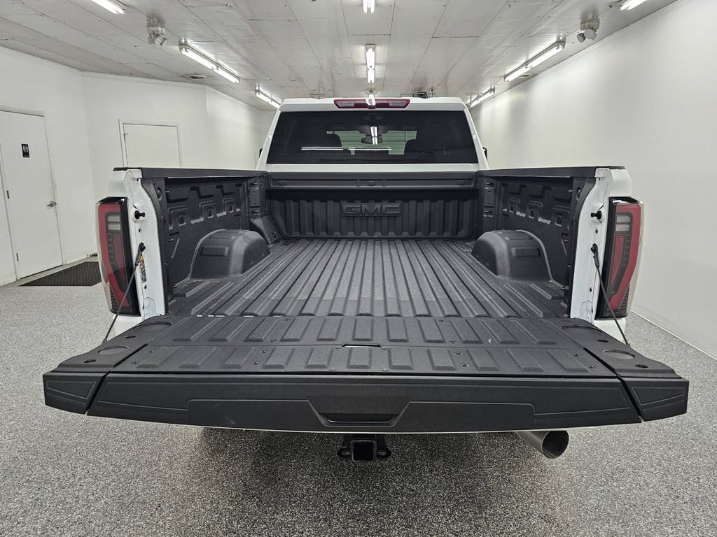 Used 2026 GMC Sierra 2500 AT4 AWD/4WD image 6