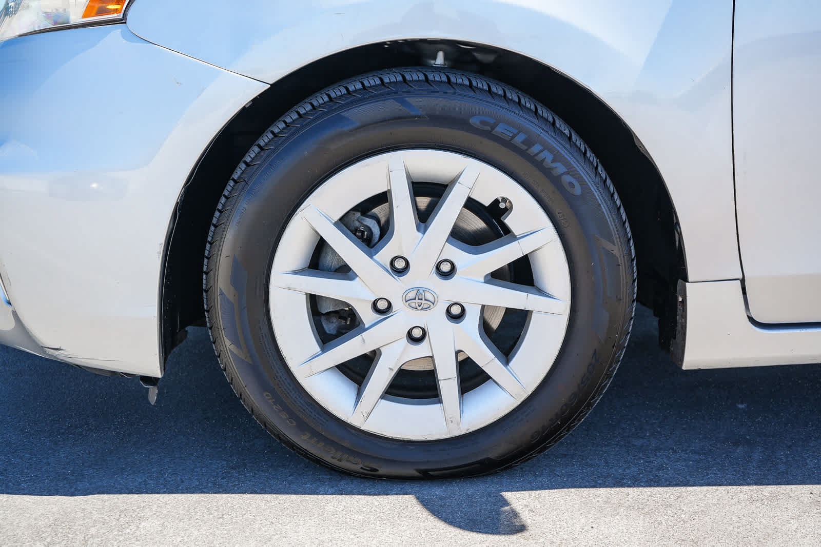 Used 2013 Toyota Prius V Three FWD image 12