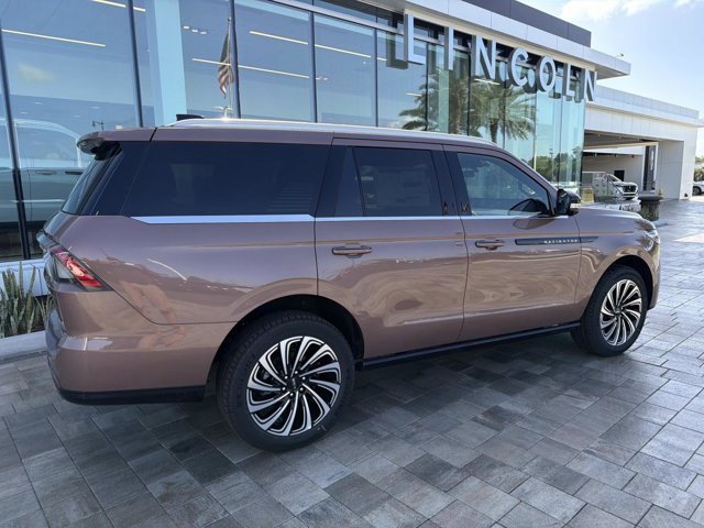 New 2026 Lincoln Navigator Black Label AWD/4WD image 2