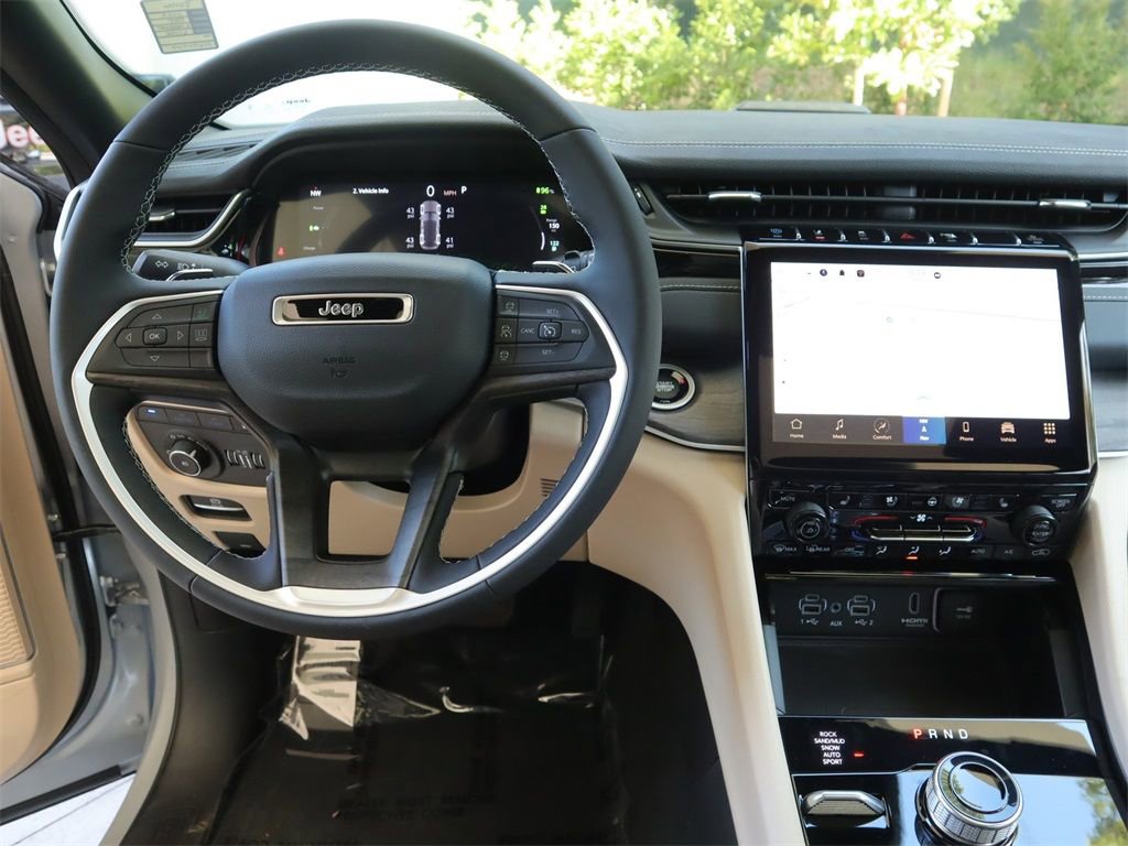 Used 2023 Jeep Grand Cherokee 4WD 4xe w/ Luxury Tech Group II image 8