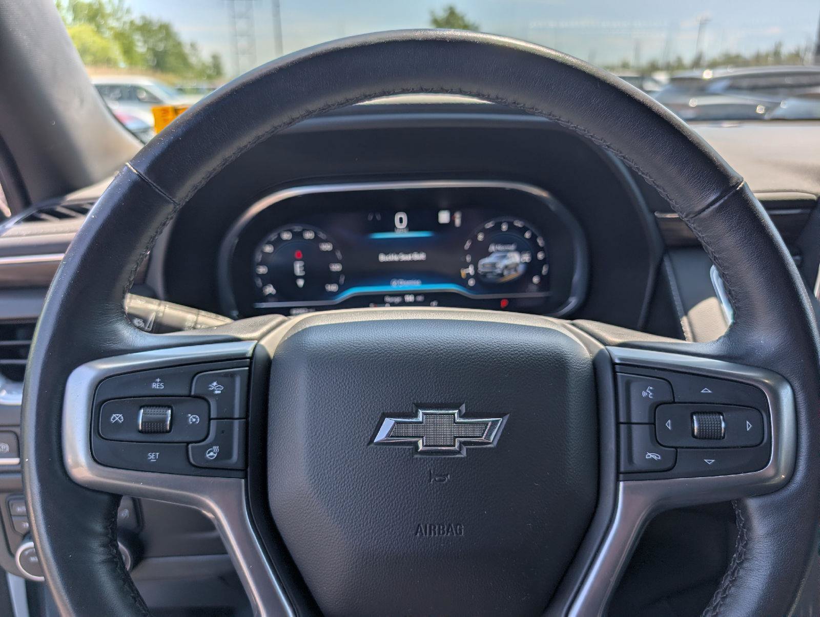 Used 2022 Chevrolet Tahoe Z71 w/ Luxury Package AWD/4WD image 15