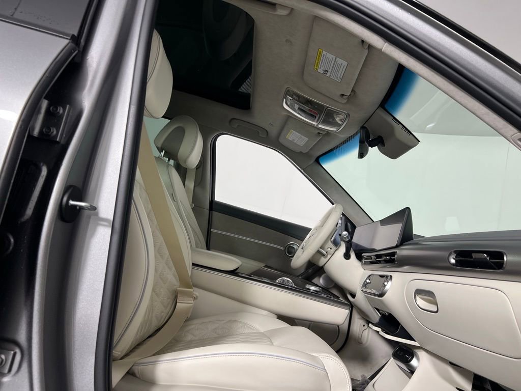 Used 2025 Genesis GV60 Performance image 30