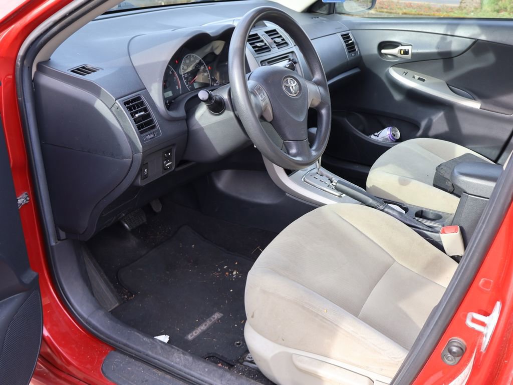 Used 2013 Toyota Corolla LE w/ Premium Pkg image 4