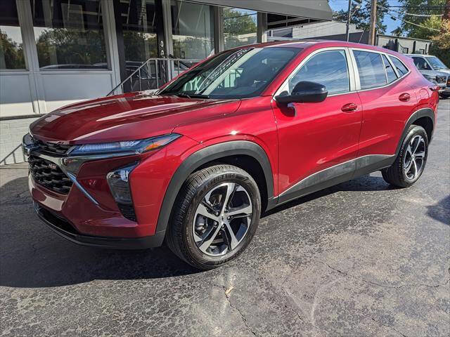 Used 2025 Chevrolet Trax RS w/ Sunroof Package