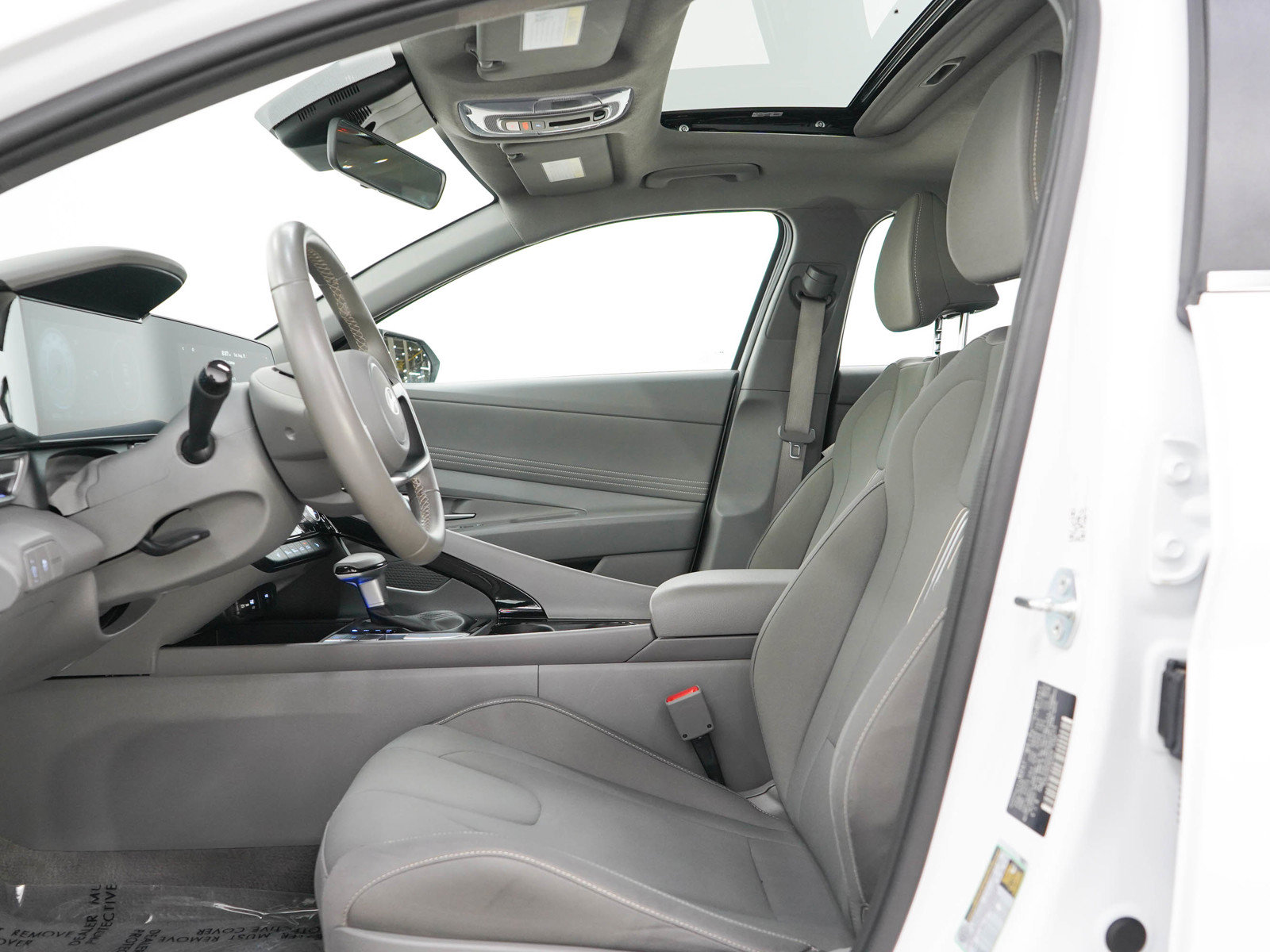 Used 2025 Hyundai Elantra SEL FWD image 21