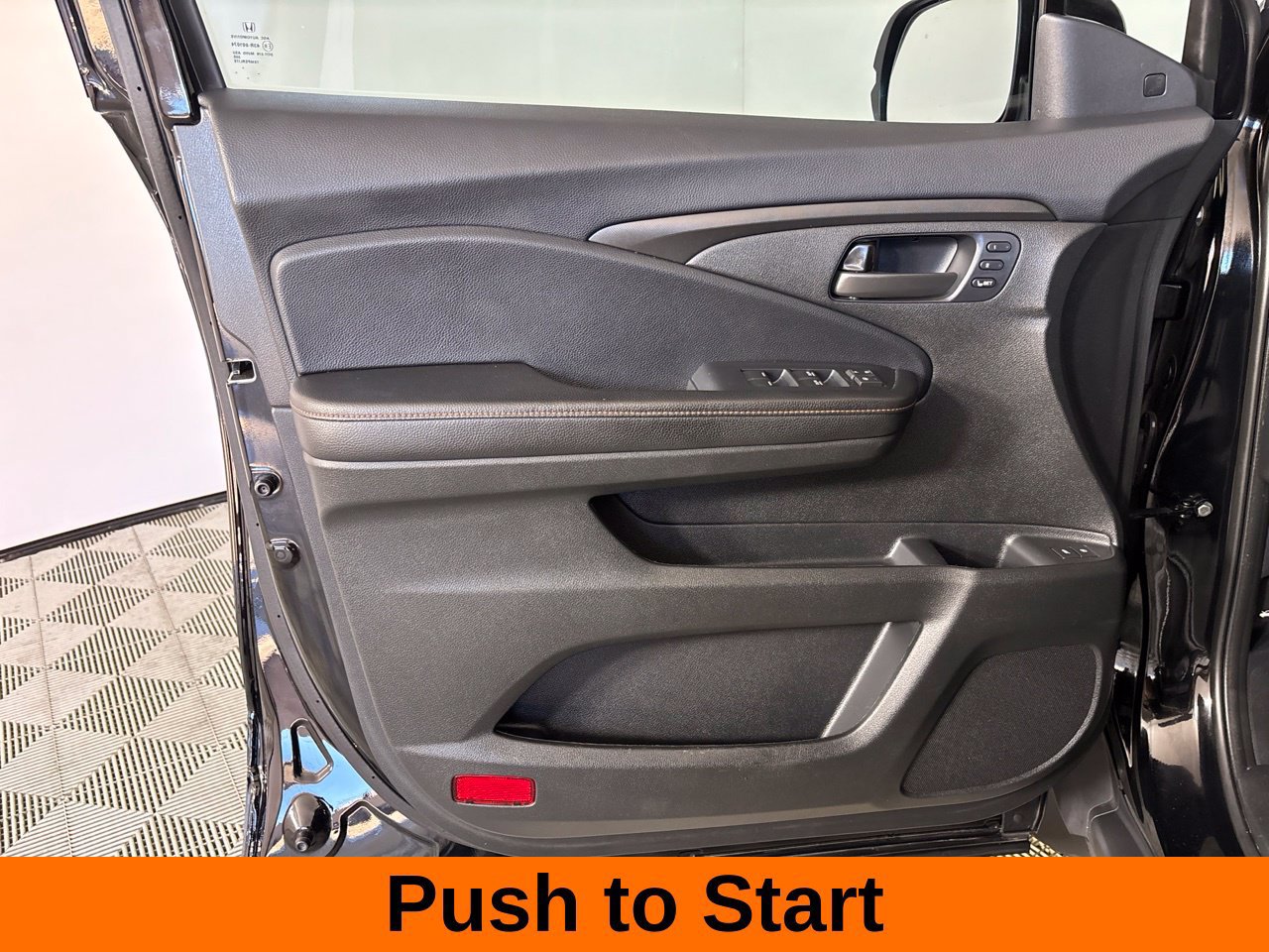 Used 2025 Honda Passport TrailSport image 9