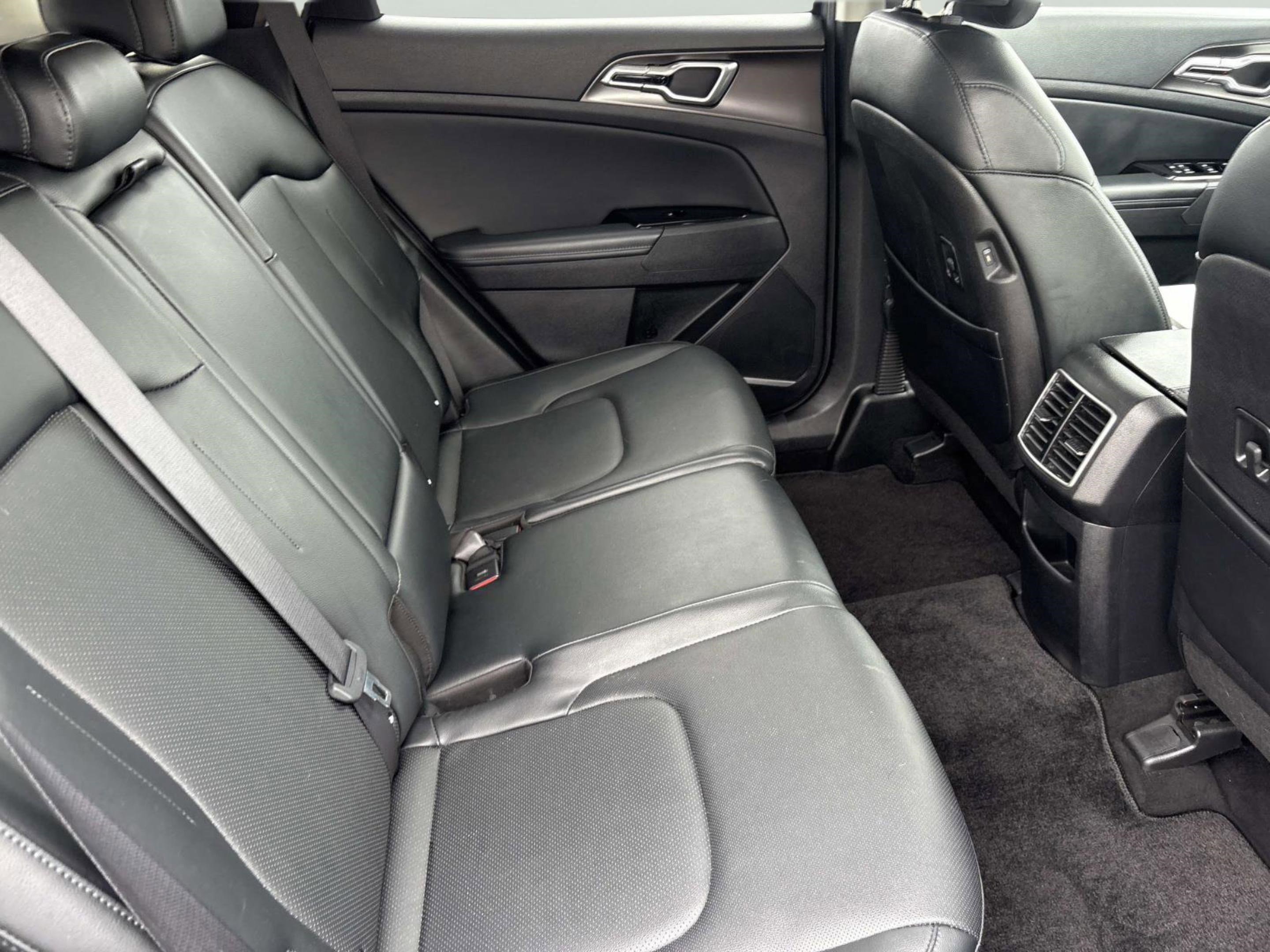 Used 2023 Kia Sportage EX image 20