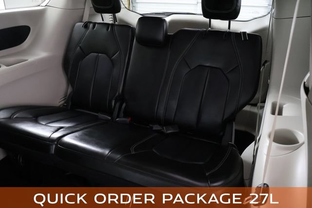 Used 2024 Chrysler Pacifica Touring-L FWD image 15