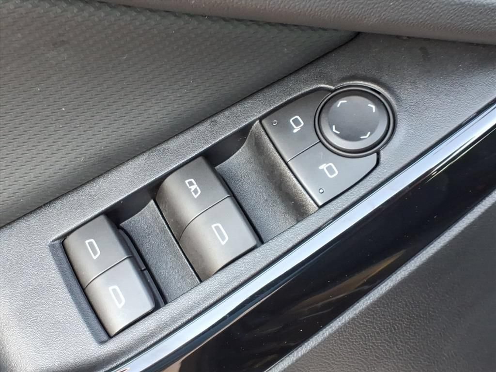 Used 2026 Chevrolet Equinox LT FWD image 7