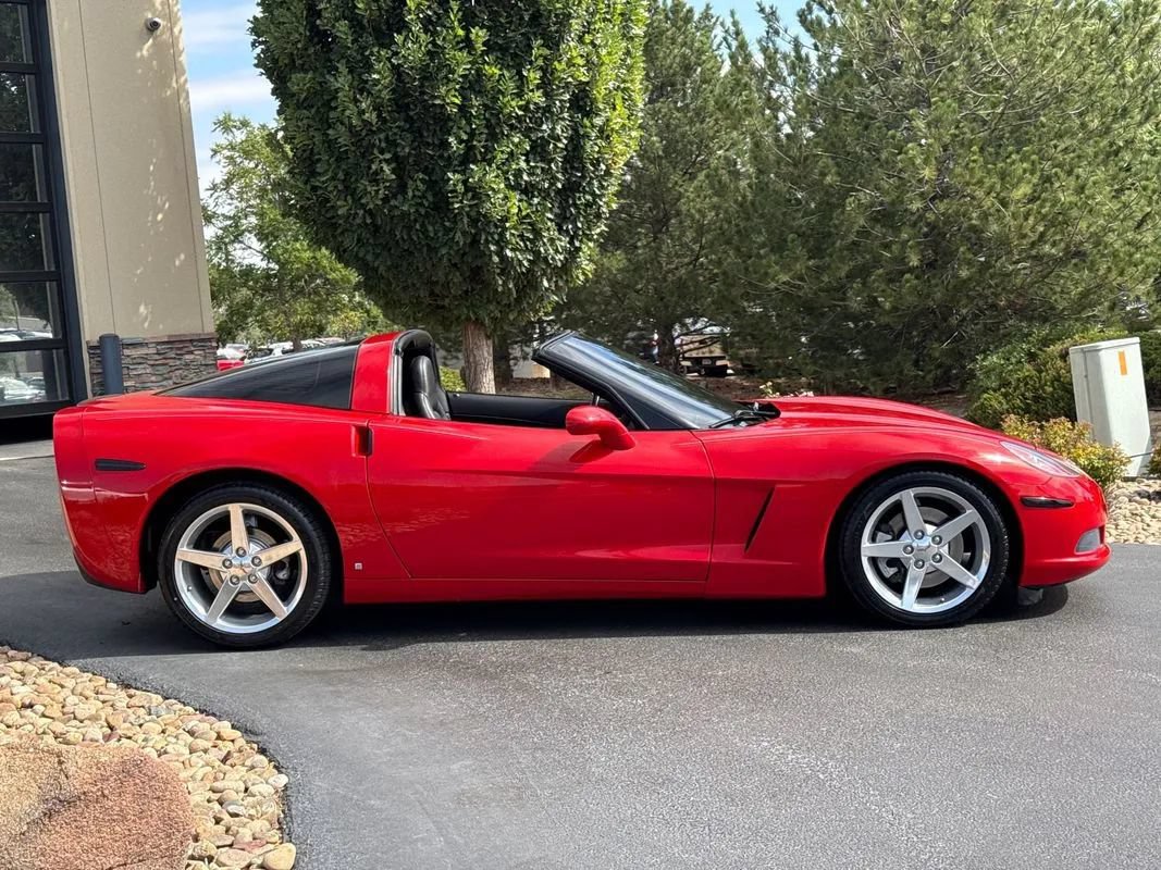 Used 2008 Chevrolet Corvette Coupe w/ Preferred Equipment Group RWD image 91