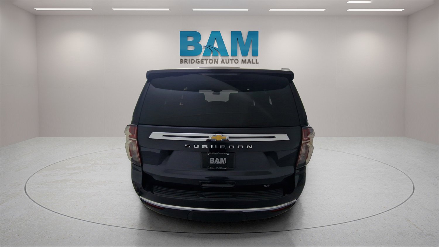 Used 2023 Chevrolet Suburban LT image 6