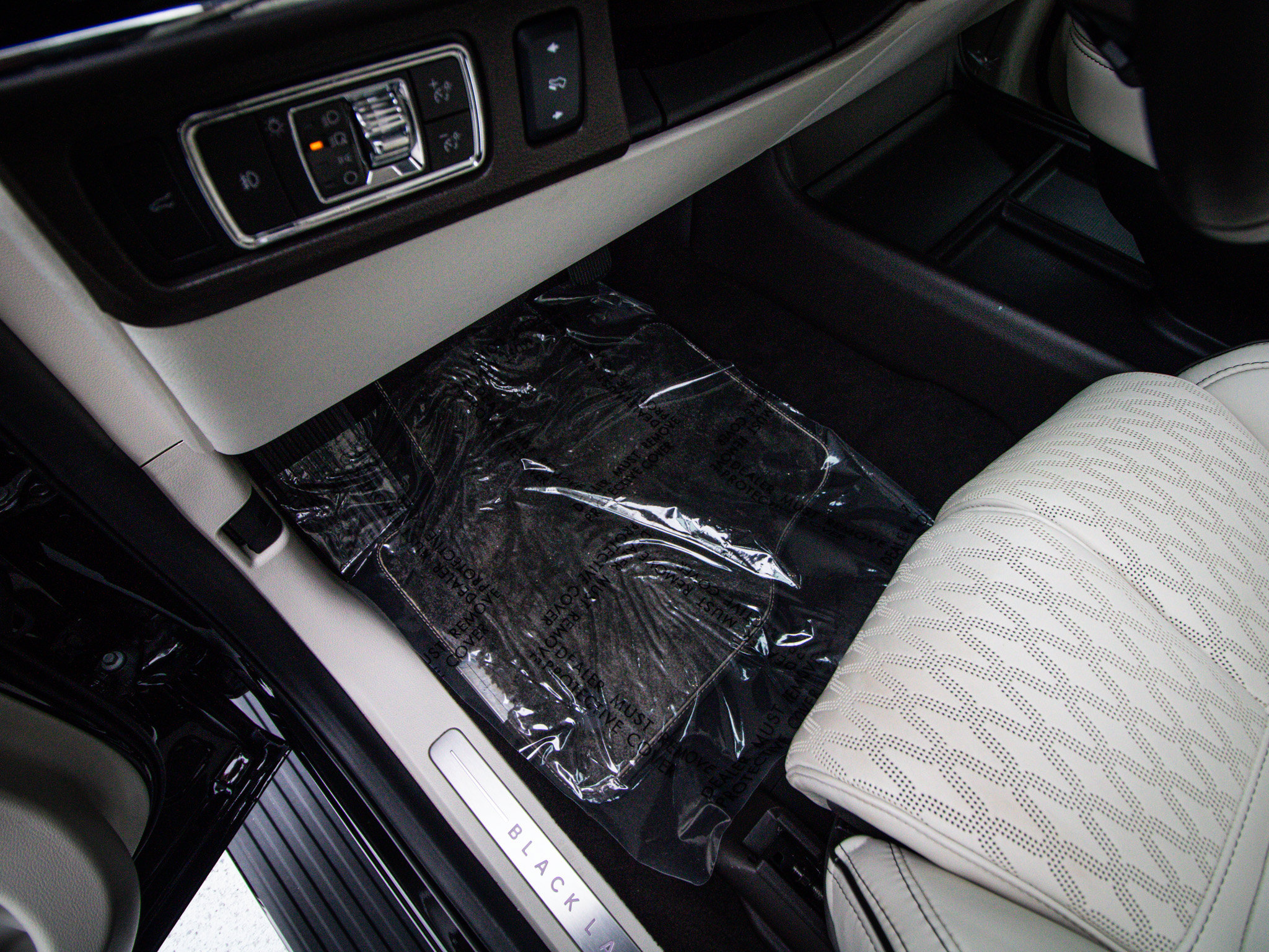 Used 2024 Lincoln Navigator L Black Label AWD/4WD image 17