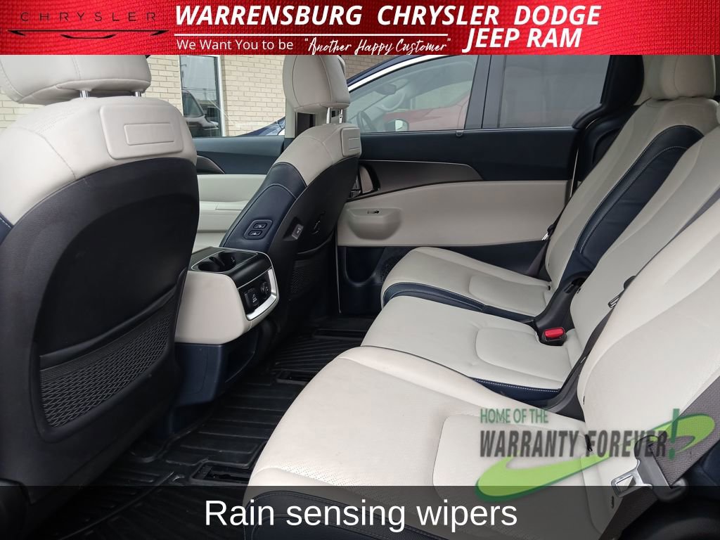 Used 2025 Kia Carnival SX Prestige image 16