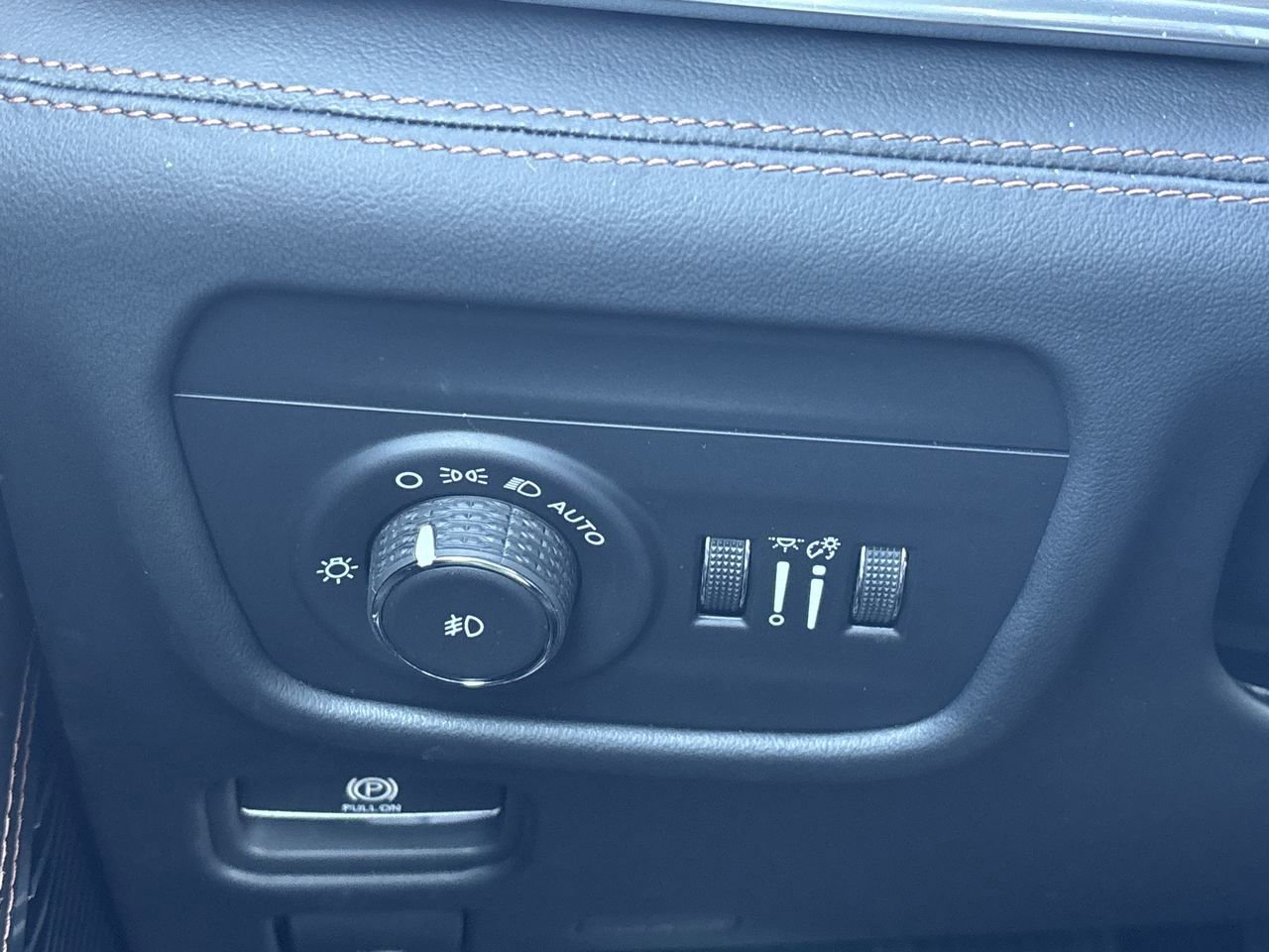 Used 2025 Jeep Grand Cherokee Summit image 29