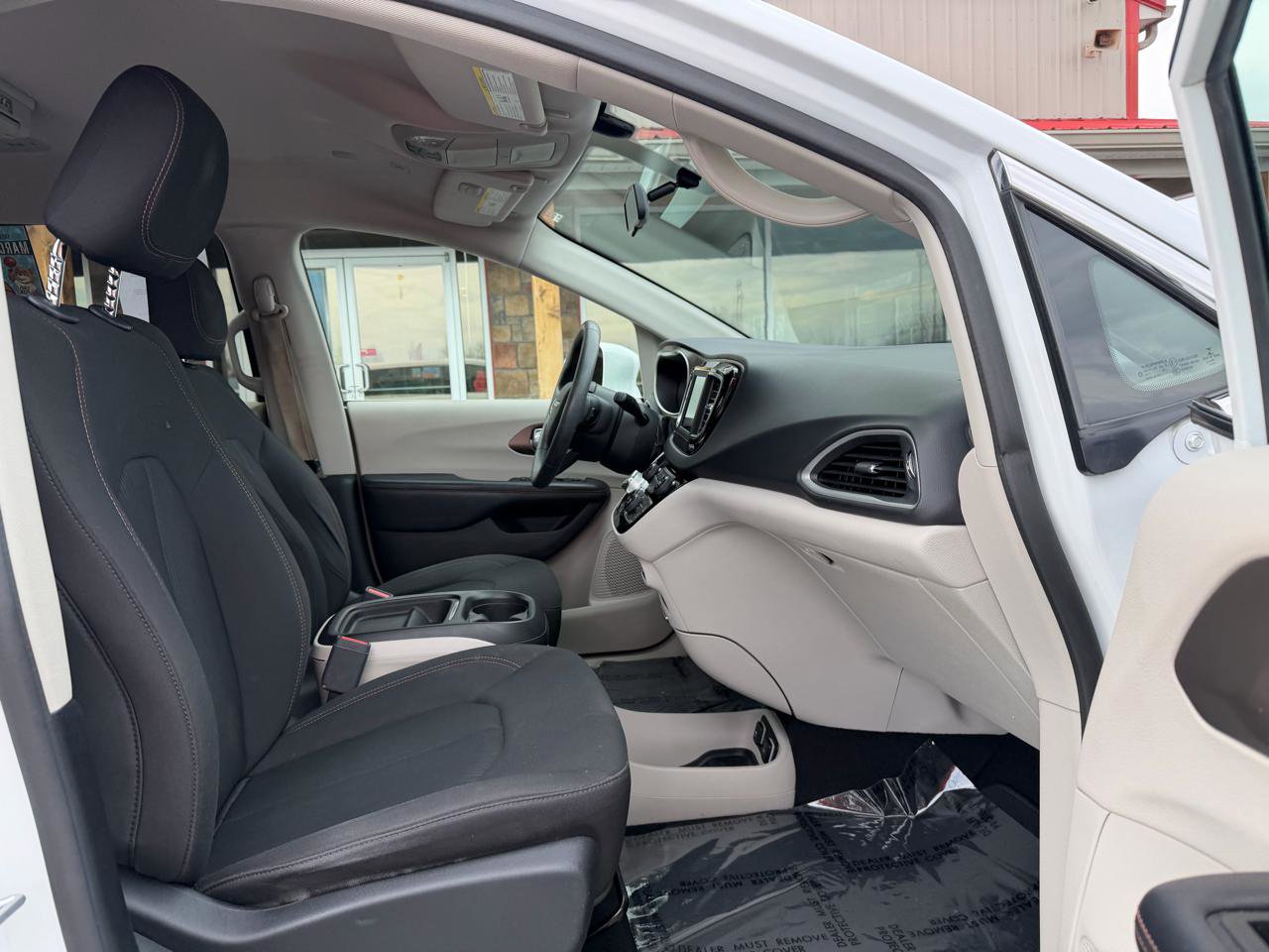 Used 2018 Chrysler Pacifica Touring Plus w/ Tire & Wheel Group image 24