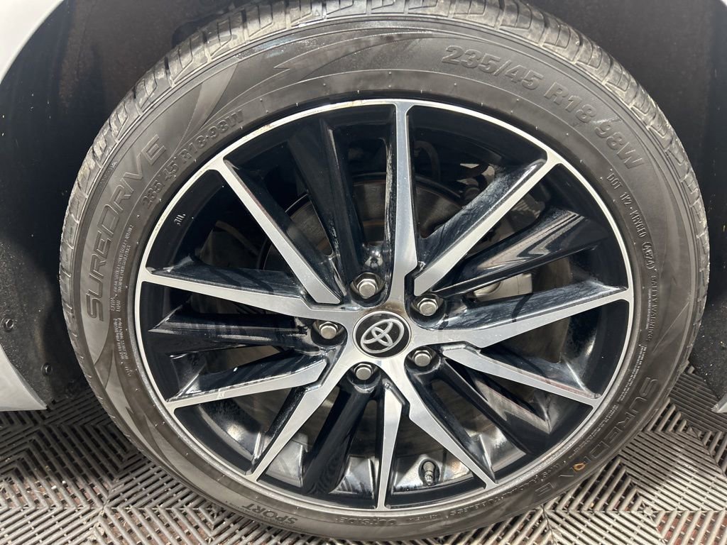 Used 2024 Toyota Camry SE image 30