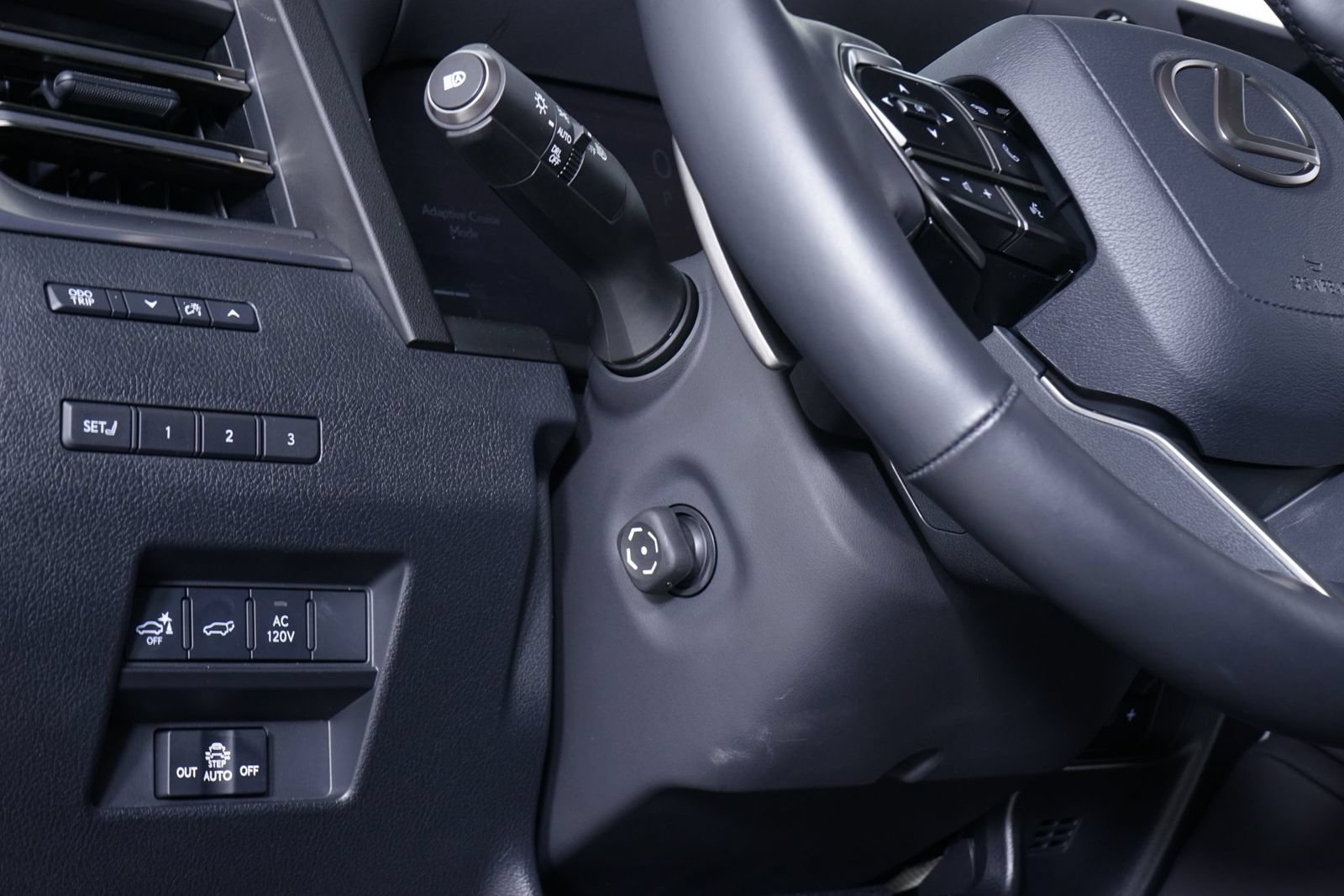 Used 2025 Lexus GX 550 w/ Accessory Package (2T) AWD/4WD image 22