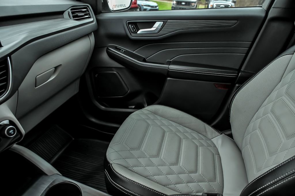 Used 2023 Ford Escape Platinum w/ Premium Technology Package image 26