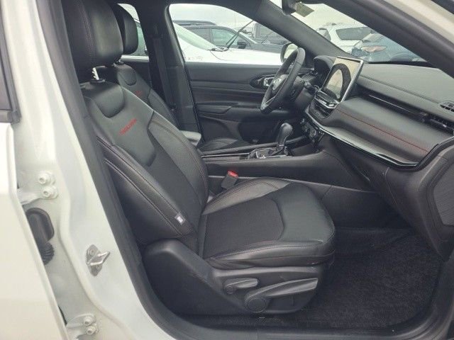 Used 2025 Jeep Compass Trailhawk image 10