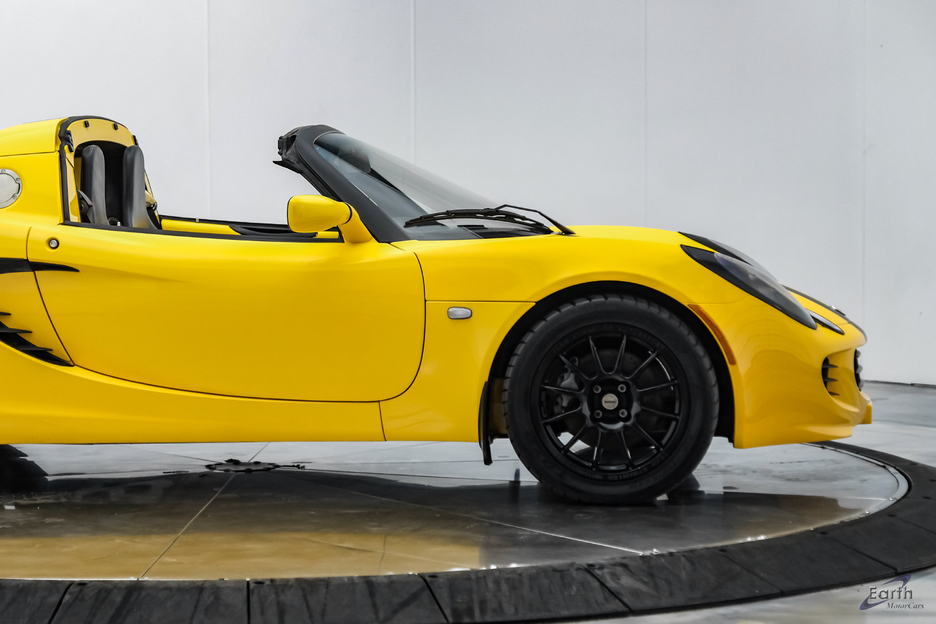 Used 2005 Lotus Elise RWD image 25