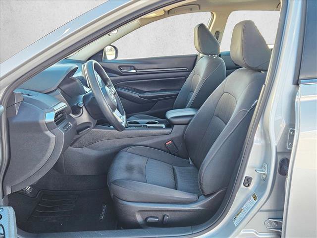 Used 2024 Nissan Altima 2.5 SV image 16