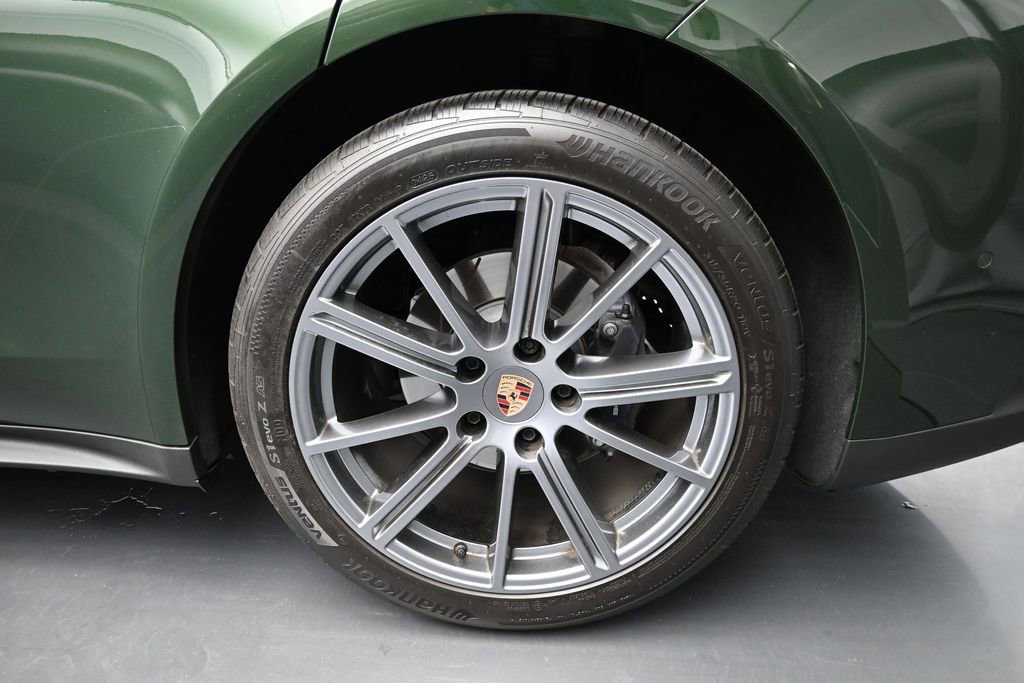Certified 2025 Porsche Panamera RWD image 9