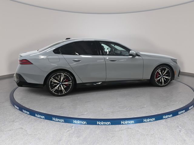 Certified 2025 BMW 550e xDrive w/ Premium Package image 5