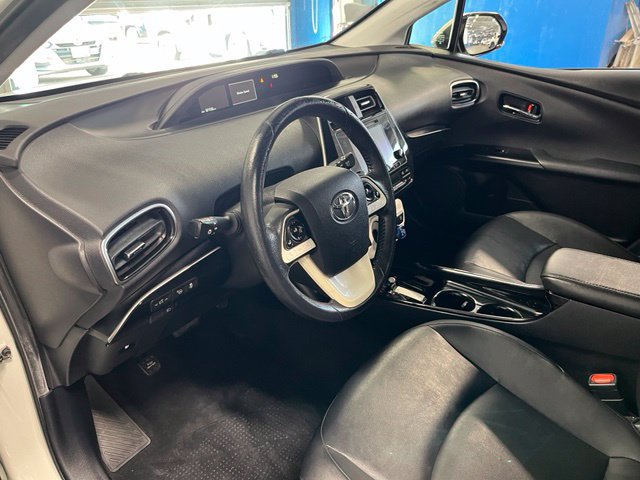Used 2017 Toyota Prius Four FWD image 23