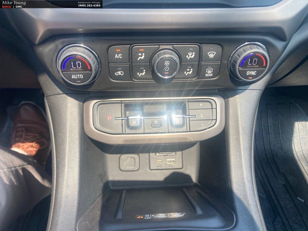 Used 2023 GMC Acadia Denali w/ Denali Ultimate Package AWD/4WD image 38