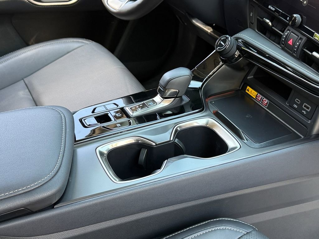 Used 2025 Lexus NX 350h AWD w/ Accessory Package (2T) image 17