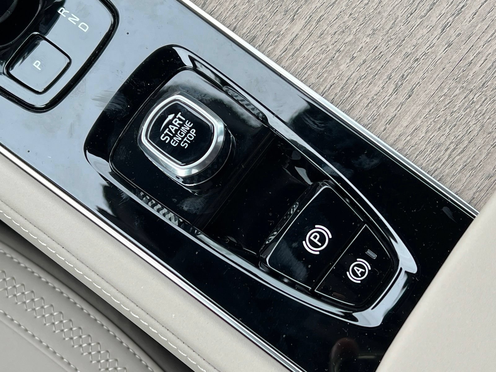 New 2027 Volvo XC60 B5 Core AWD/4WD image 29