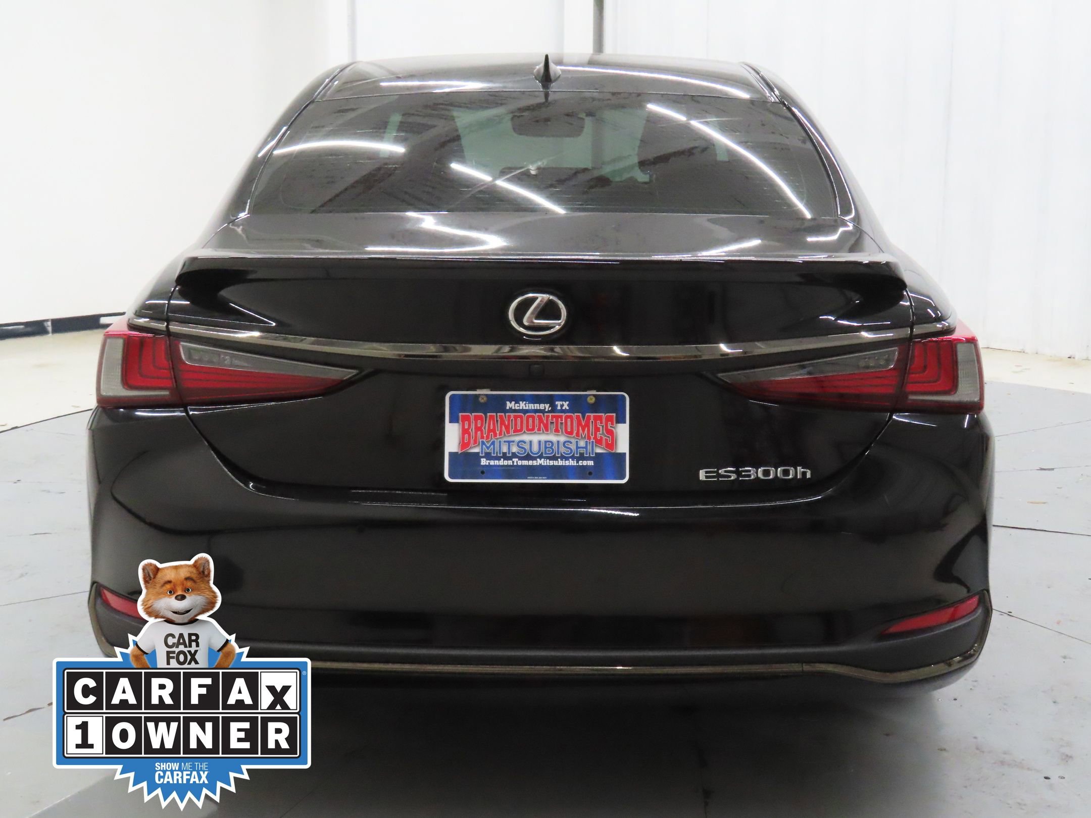 Used 2024 Lexus ES 300h F Sport w/ Accessory Package (Z2) image 4