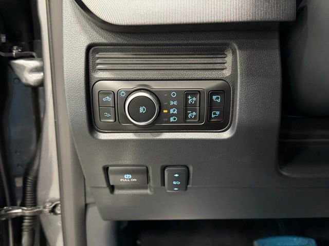 New 2025 Ford F350 Platinum w/ FX4 Off-Road Package image 14