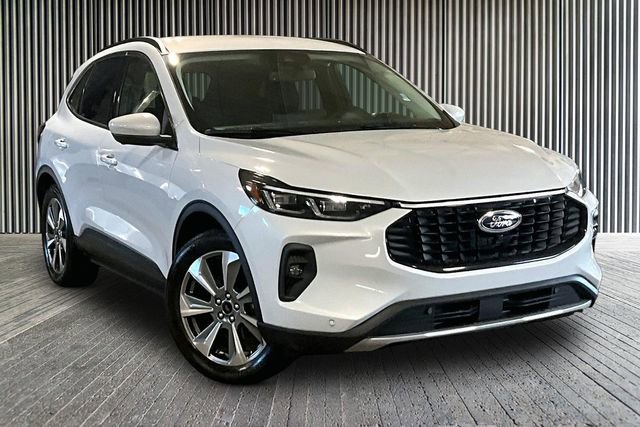 Used 2025 Ford Escape Platinum w/ Premium Technology Package FWD image 11