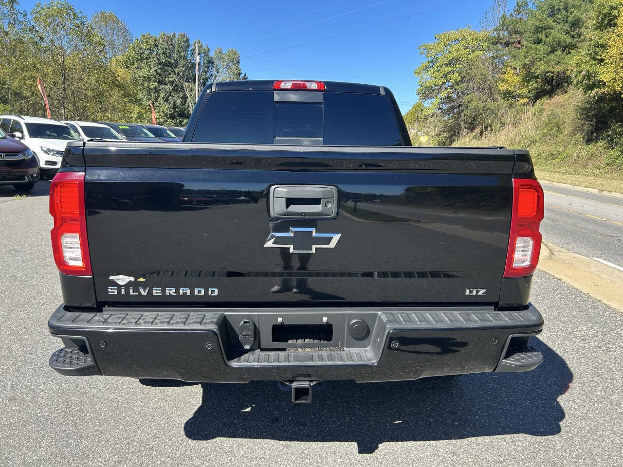 Used 2017 Chevrolet Silverado 1500 LTZ Z71 w/ LTZ Plus Package image 6