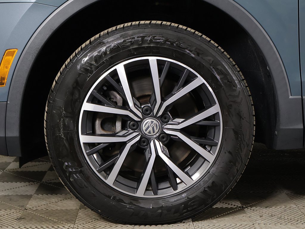 Used 2019 Volkswagen Tiguan SE w/ Panoramic Sunroof Package image 22