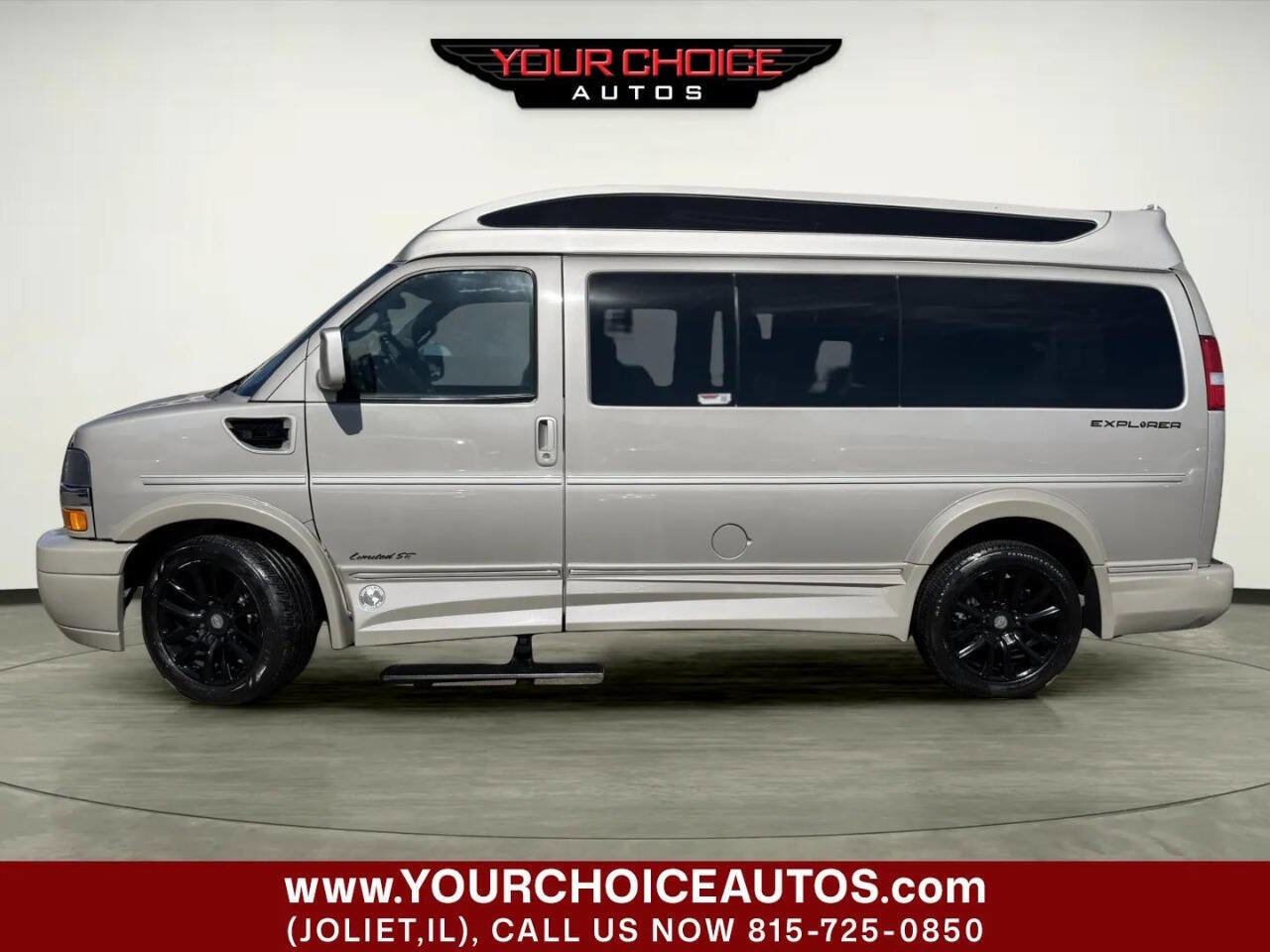 Used 2021 Chevrolet Express 2500 LS w/ Enhanced Convenience Package image 2