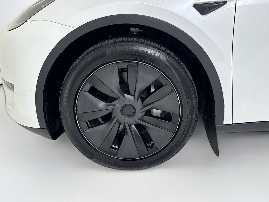 Used 2024 Tesla Model Y Long Range AWD/4WD image 28