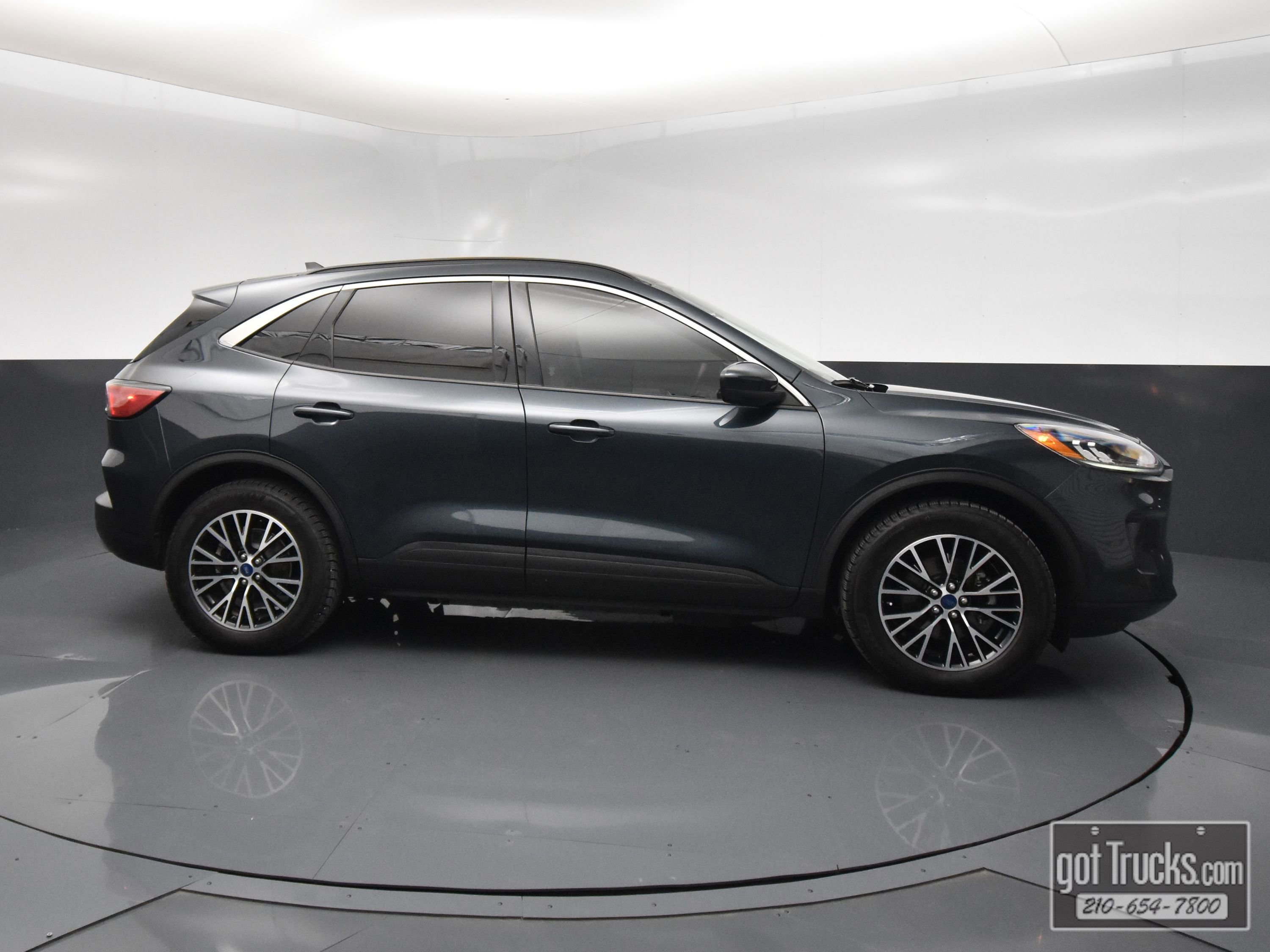Used 2022 Ford Escape SEL w/ Technology Package FWD image 49